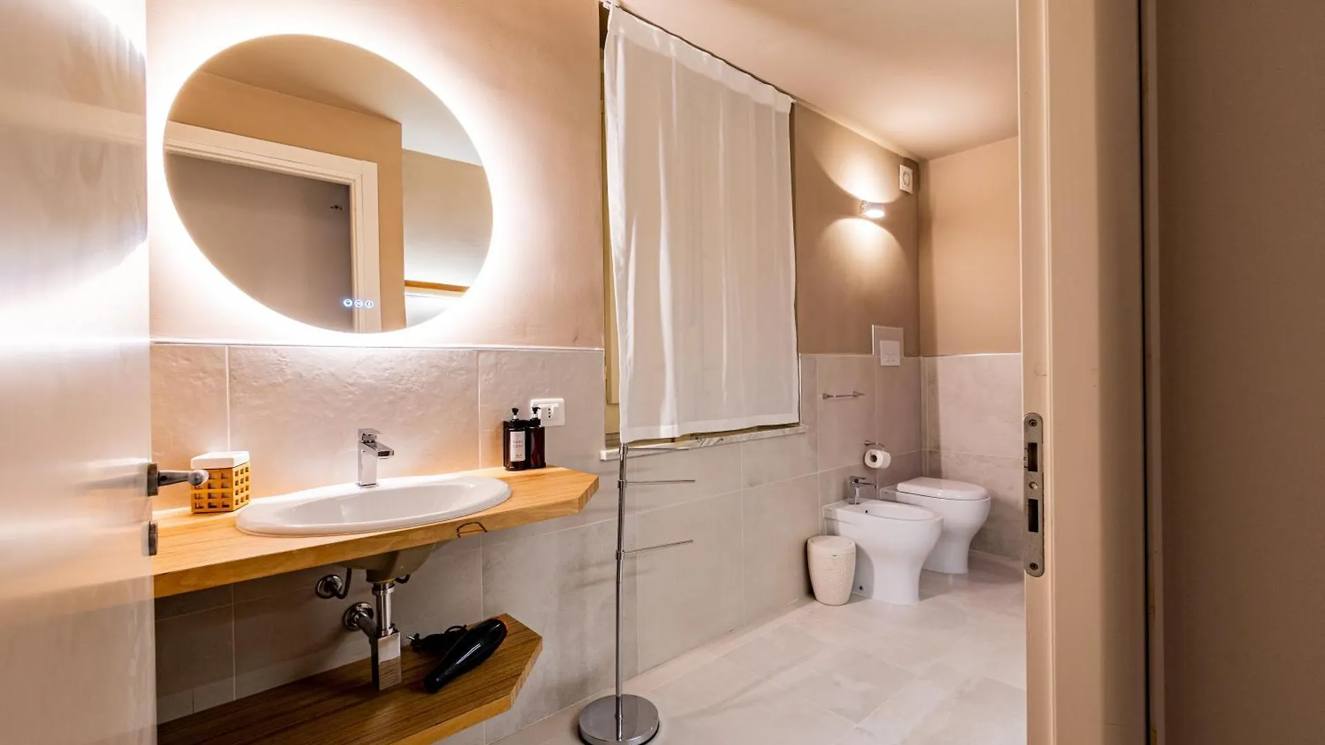 Maximum Hub Suite&Spa Palermo Bed & Breakfast