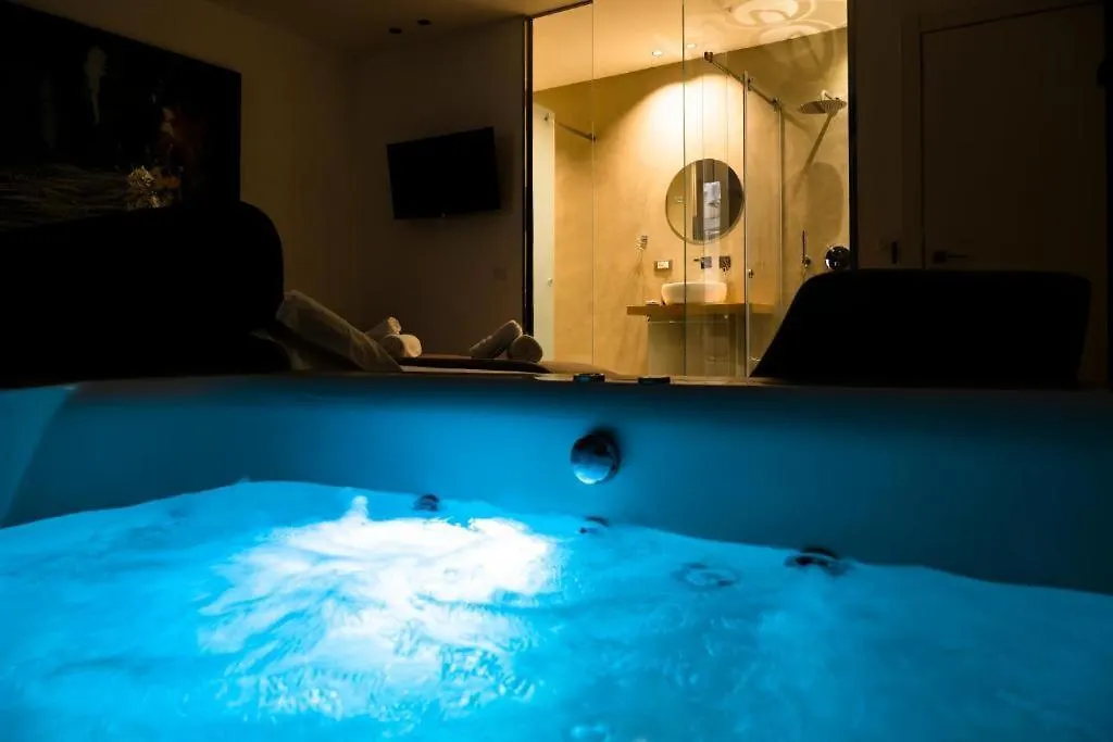 Maximum Hub Suite&Spa Palermo 2*,